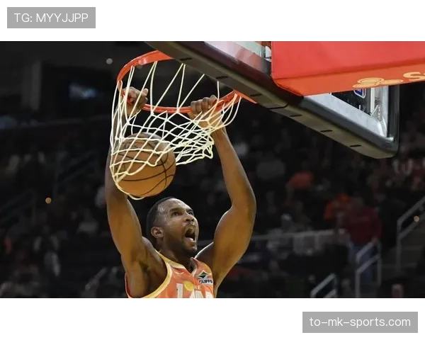 埃文·莫布里利用挡拆制造机会提升内线得分效率明显领先同届新人