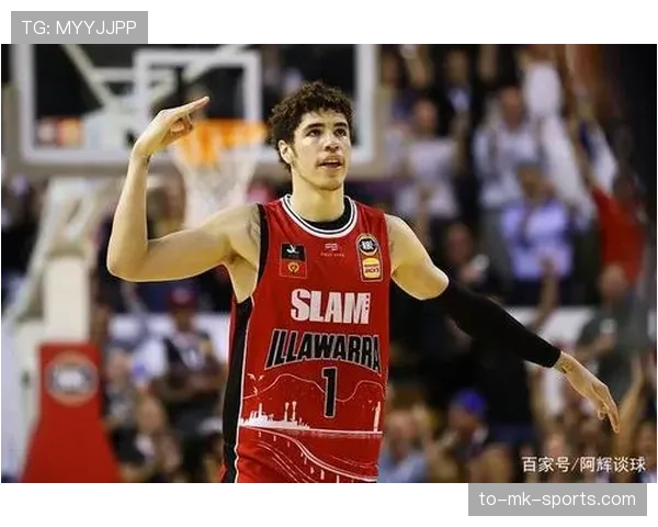 毕比无球跑动提升命中率 超越队友开拓后场空间