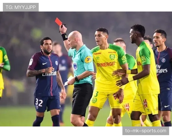 足球球员球衣号码规则及其对裁判判罚的影响解析