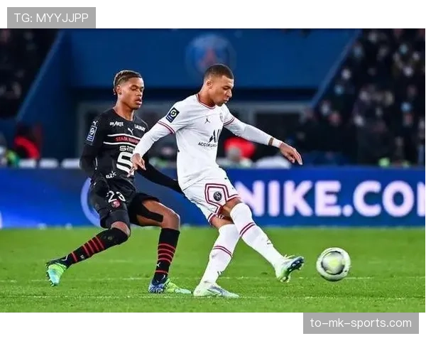 曼联争四形势趋紧，与顶级球队差距仍存